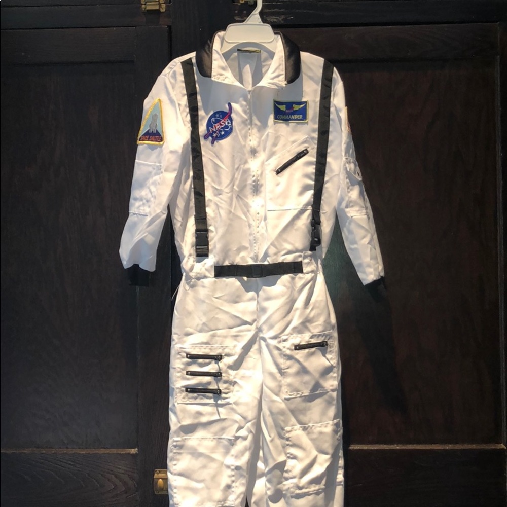 Astronaut Halloween costume for kids with helmet